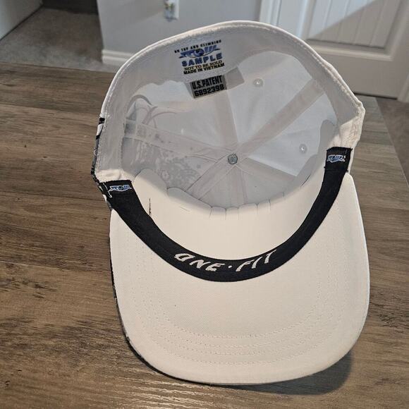 Vintage North Carolina Tar Heels Fitted Hat Cap White Black UNC Large Print TOW - Picture 7 of 9